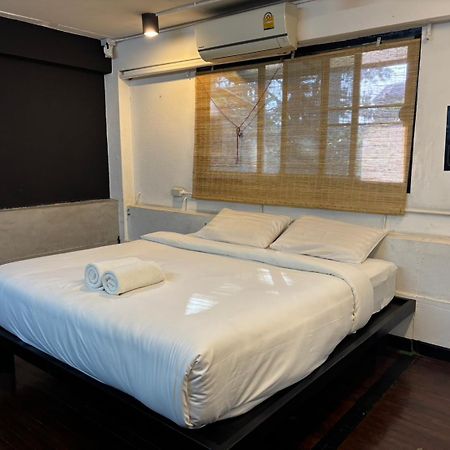 Kayan Hostel Chiang Mai Exteriör bild
