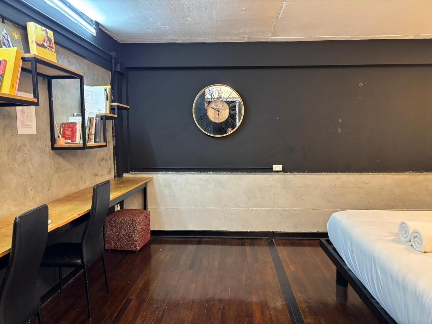 Kayan Hostel Chiang Mai Exteriör bild